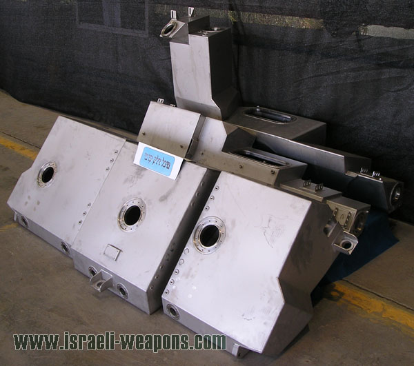 http://israeli-weapons.com/weapons/vehicles/armored_personnel_carriers/namera/P1010217_5_2.jpg